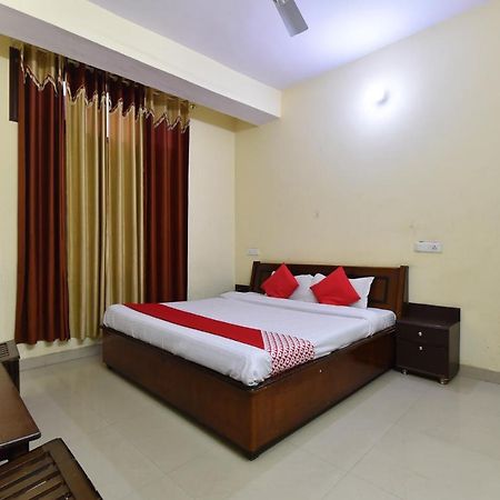 Oyo 28027 Hotel Dhruv Mandi Ngoại thất bức ảnh