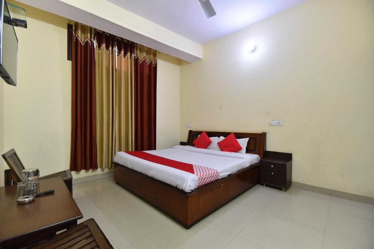 Oyo 28027 Hotel Dhruv Mandi Ngoại thất bức ảnh