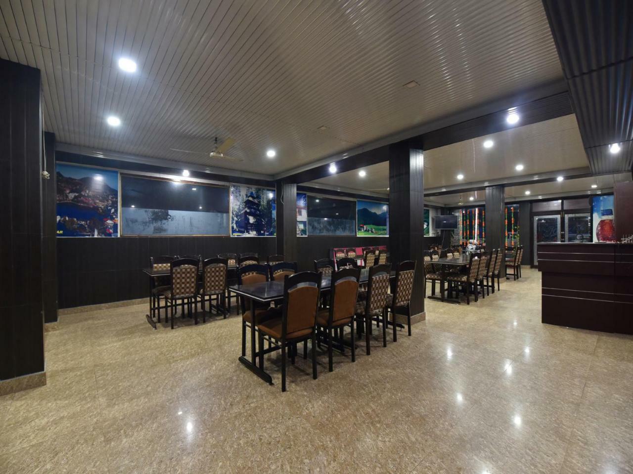 Oyo 28027 Hotel Dhruv Mandi Ngoại thất bức ảnh