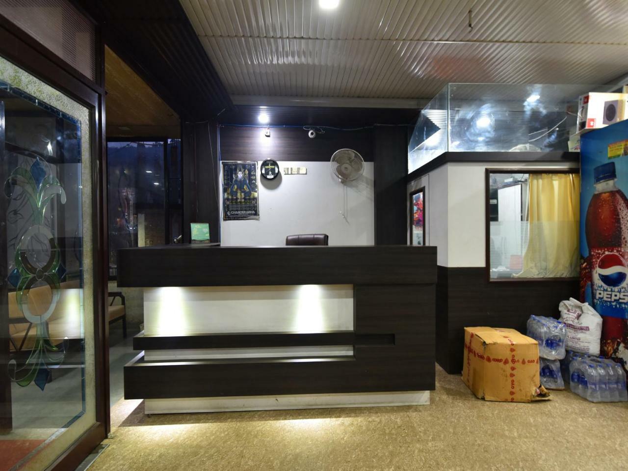 Oyo 28027 Hotel Dhruv Mandi Ngoại thất bức ảnh