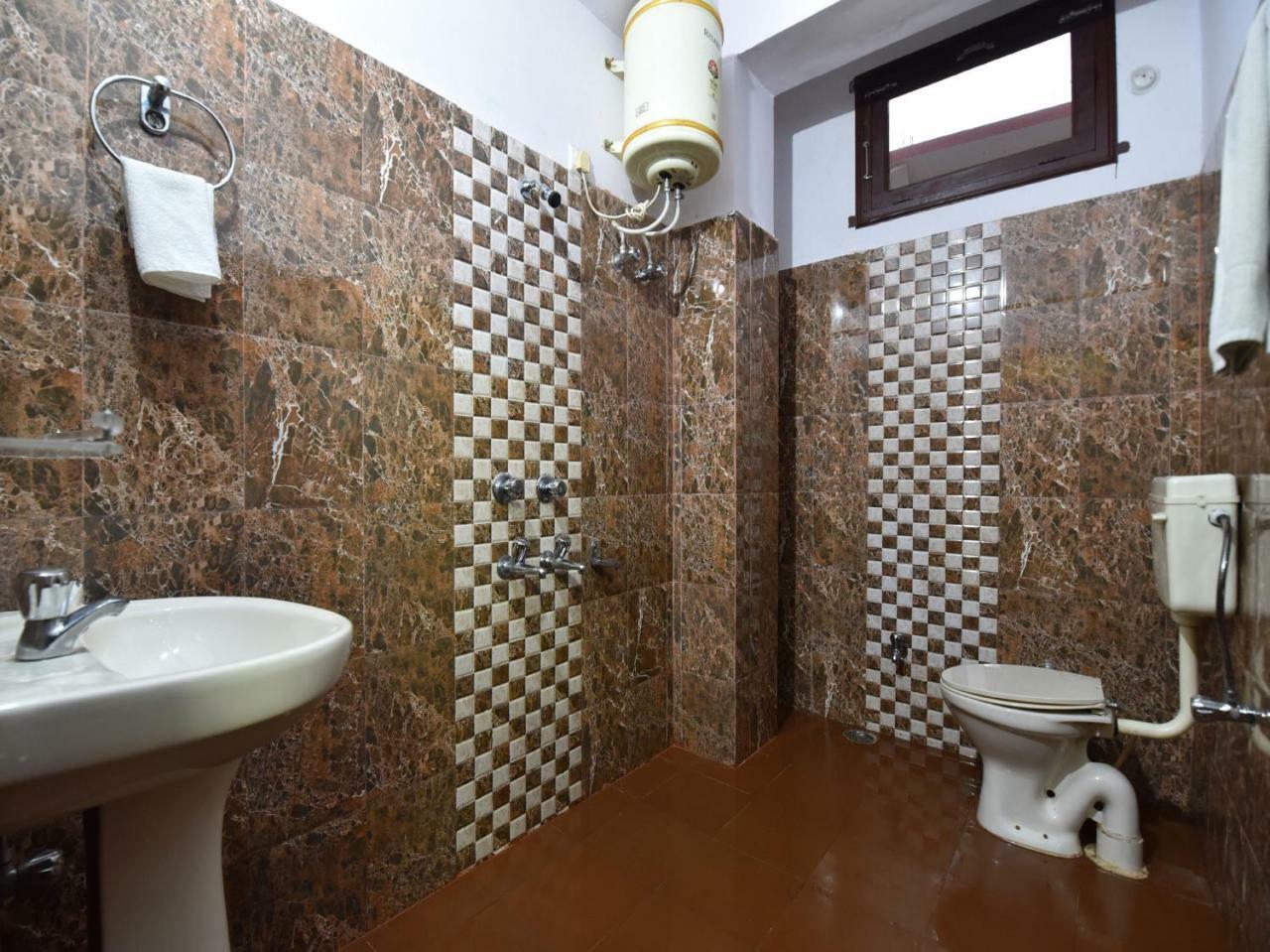 Oyo 28027 Hotel Dhruv Mandi Ngoại thất bức ảnh