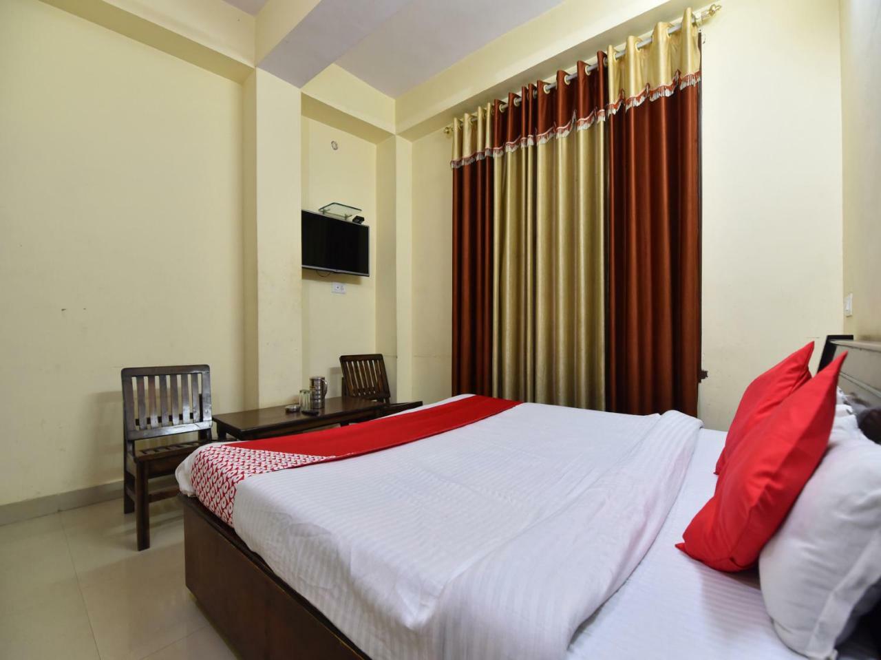 Oyo 28027 Hotel Dhruv Mandi Ngoại thất bức ảnh