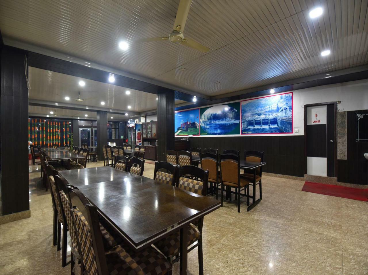 Oyo 28027 Hotel Dhruv Mandi Ngoại thất bức ảnh