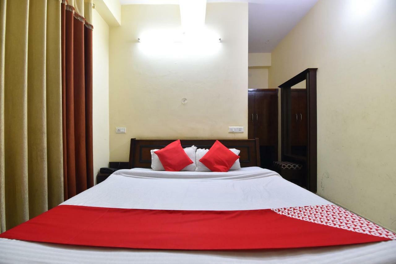 Oyo 28027 Hotel Dhruv Mandi Ngoại thất bức ảnh