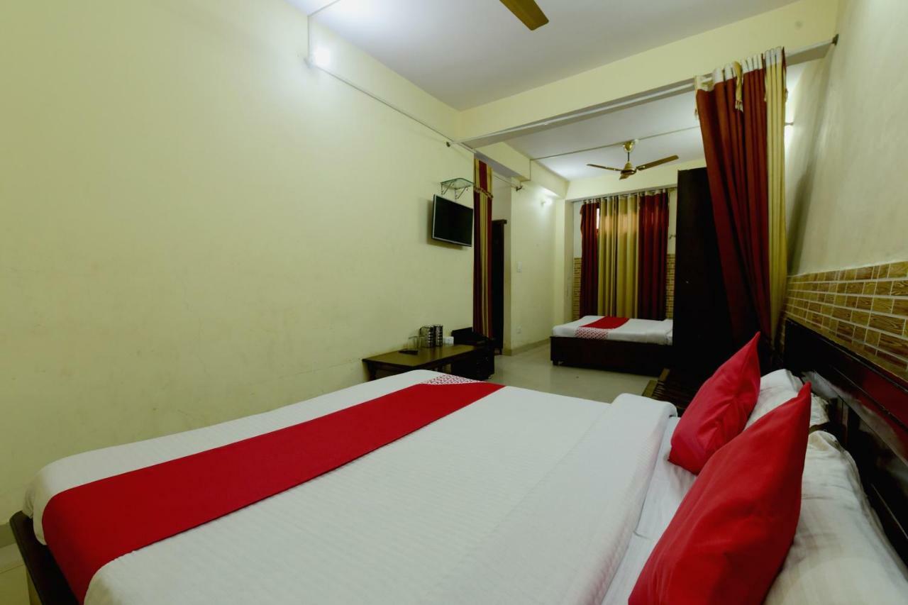 Oyo 28027 Hotel Dhruv Mandi Ngoại thất bức ảnh