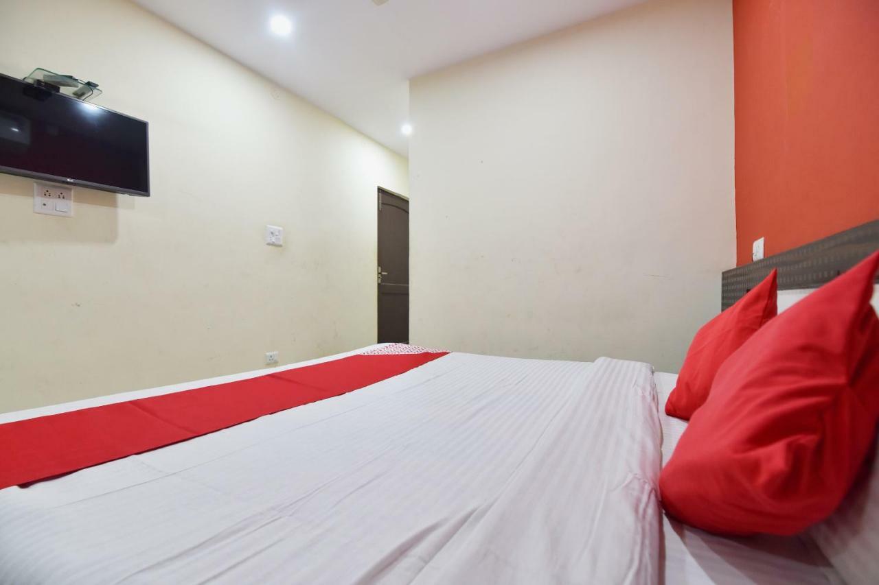 Oyo 28027 Hotel Dhruv Mandi Ngoại thất bức ảnh
